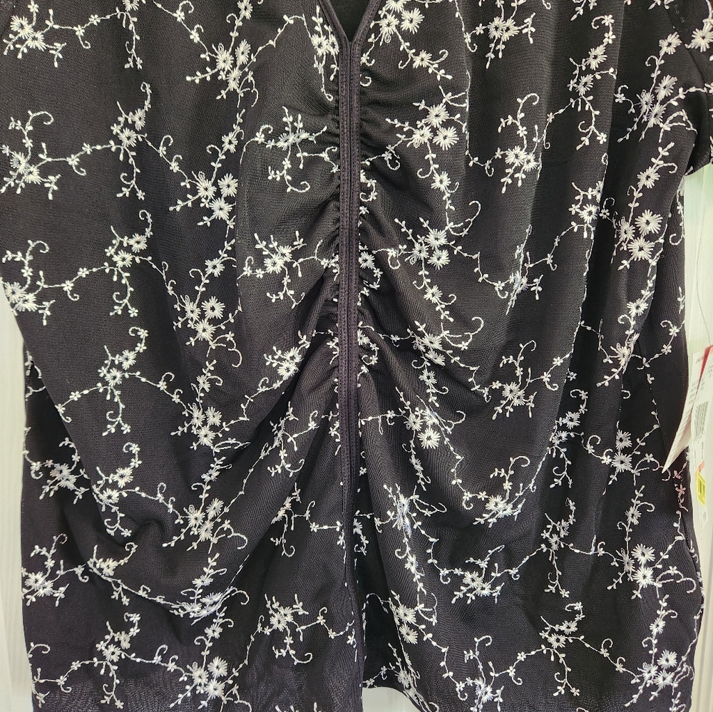 Anne Klein Women's Sz 3X Floral Stitched Embroidered Top - Picture 4 of 5